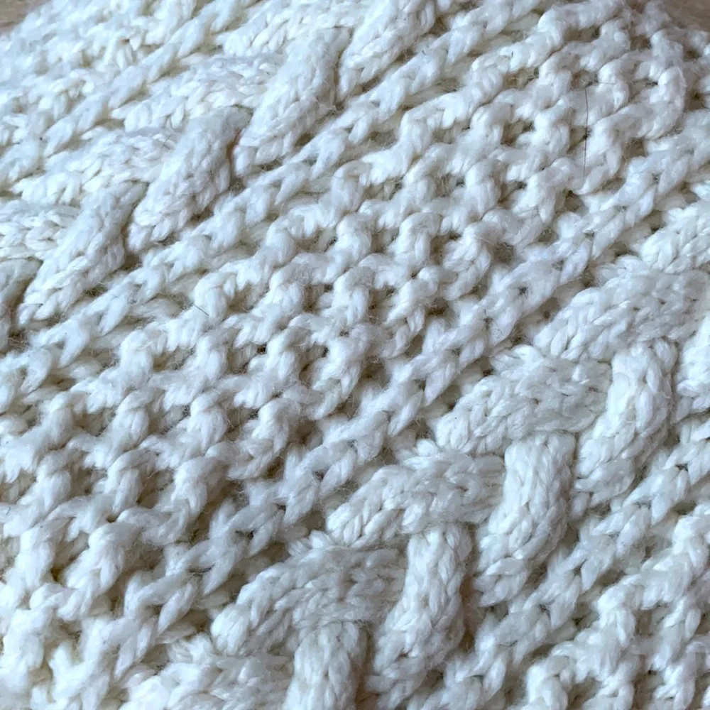 Gorgeous Loose Cable Knit Cream Color GAP Winter SCARF☃️